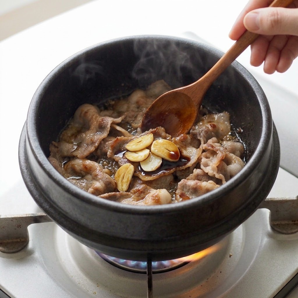 간장과 맛술 넣고 볶기, 뚝배기 불고기 만들기 3단계 편스토랑 류수영 레시피