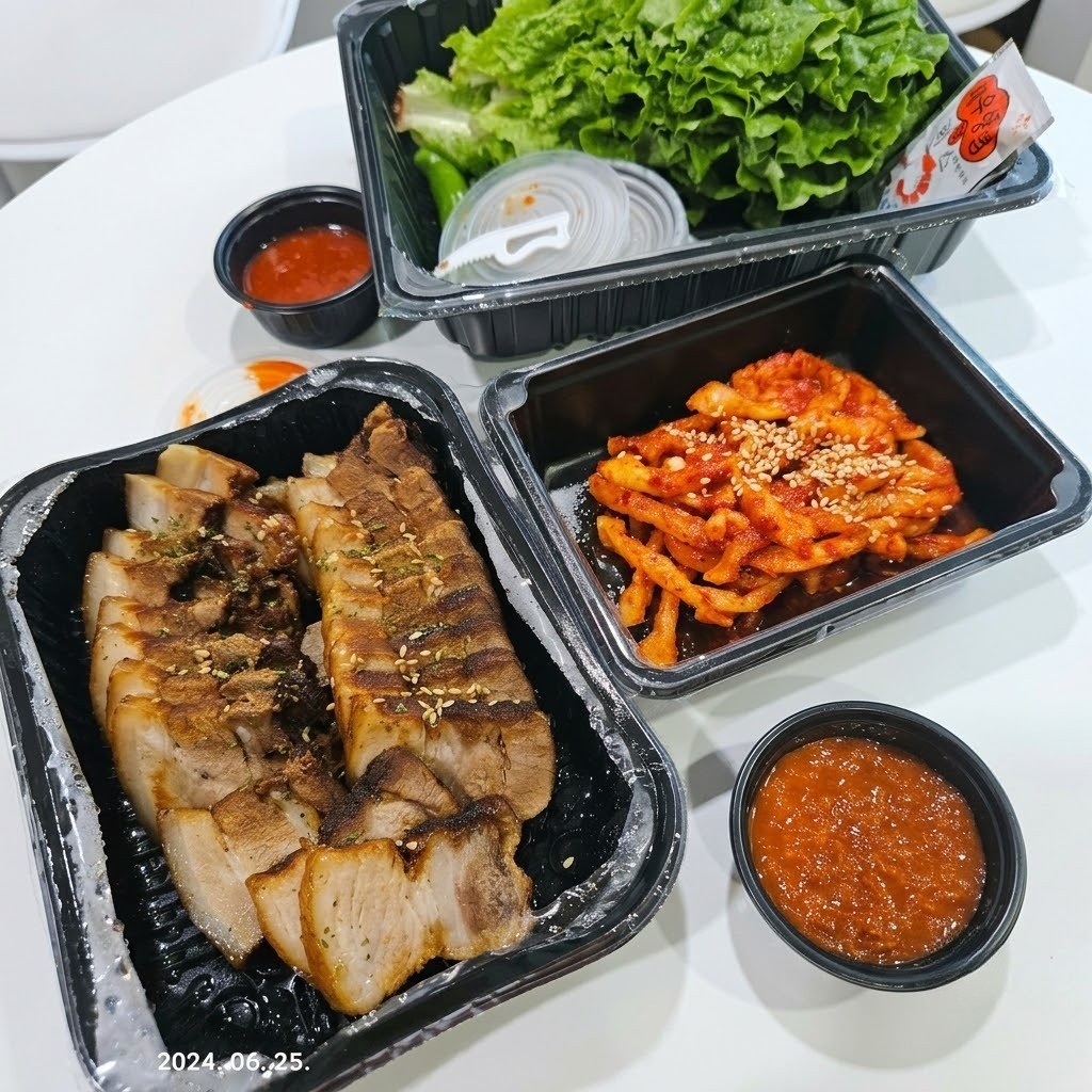 홍가네왕족발보쌈 대표메뉴