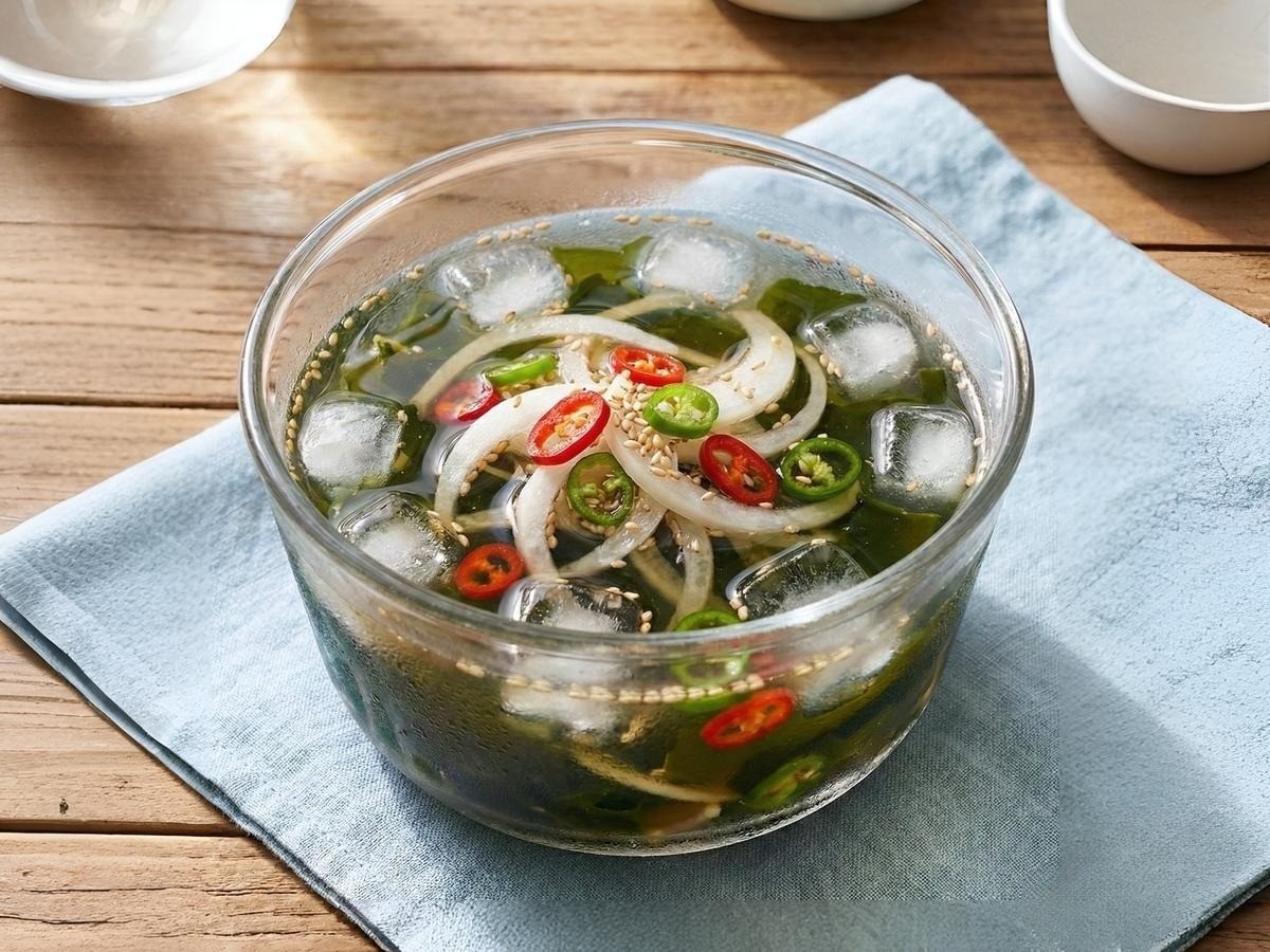 백종원 미역냉국 레시피 완성 - 얼음 동동 띄운 시원한 여름 별미 국물 요리