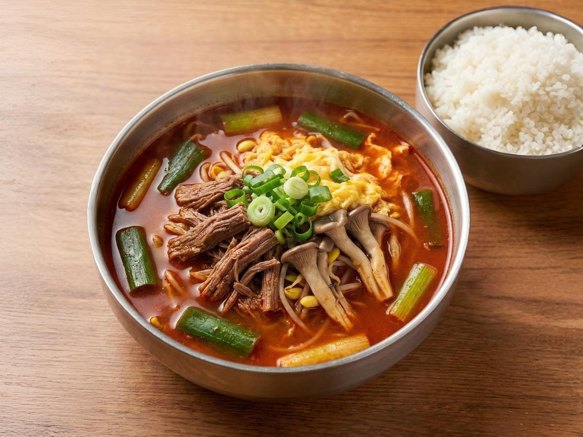 백종원 20분 육개장 완성 - 얼큰한 국물과 듬뿍 들어간 소고기, 대파 건더기