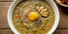 백종원 전복죽 완성: 고소한 내장과 노른자 토핑이 올라간 든든한 보양식