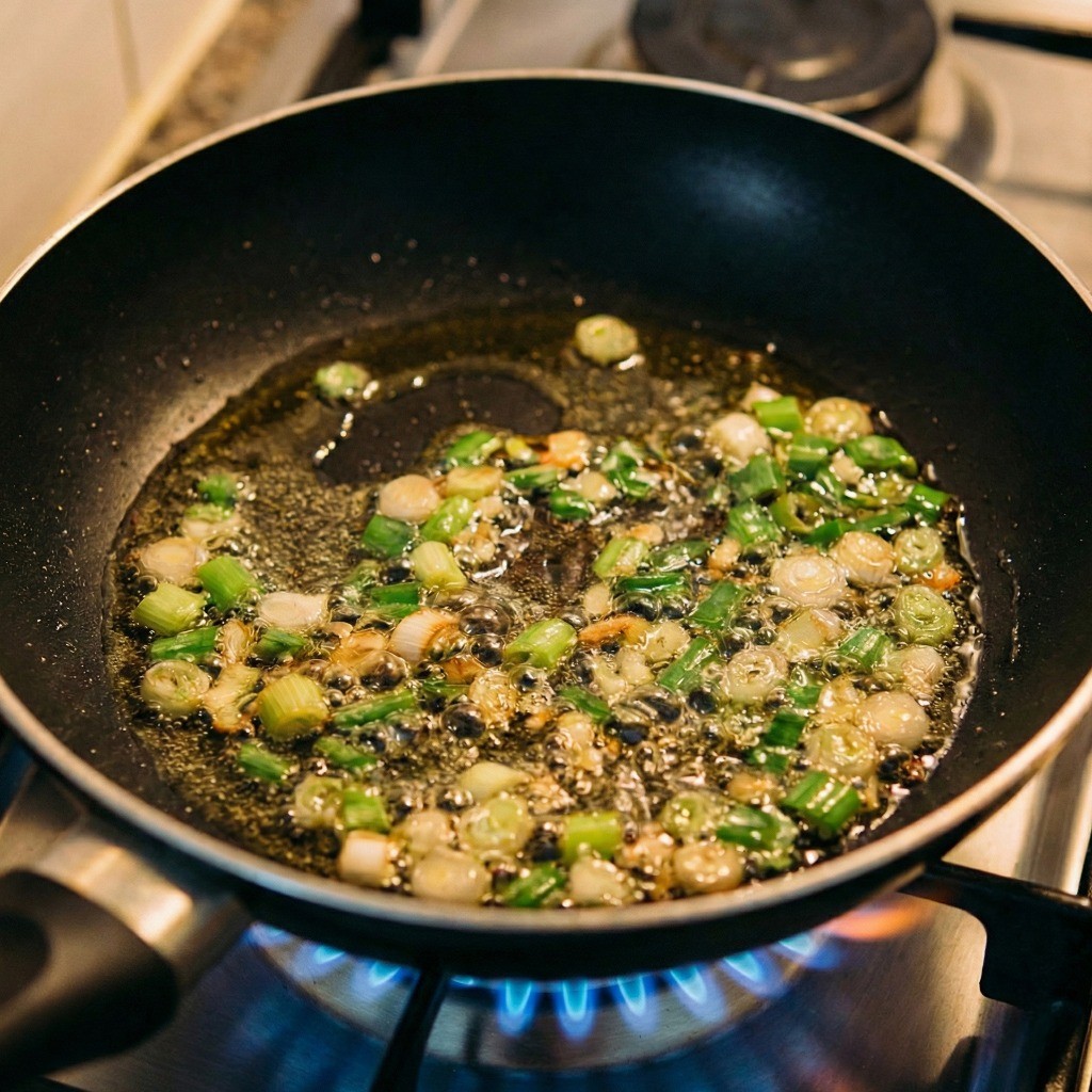 파기름 내기 - 식용유에 대파를 볶아 풍미 더하기