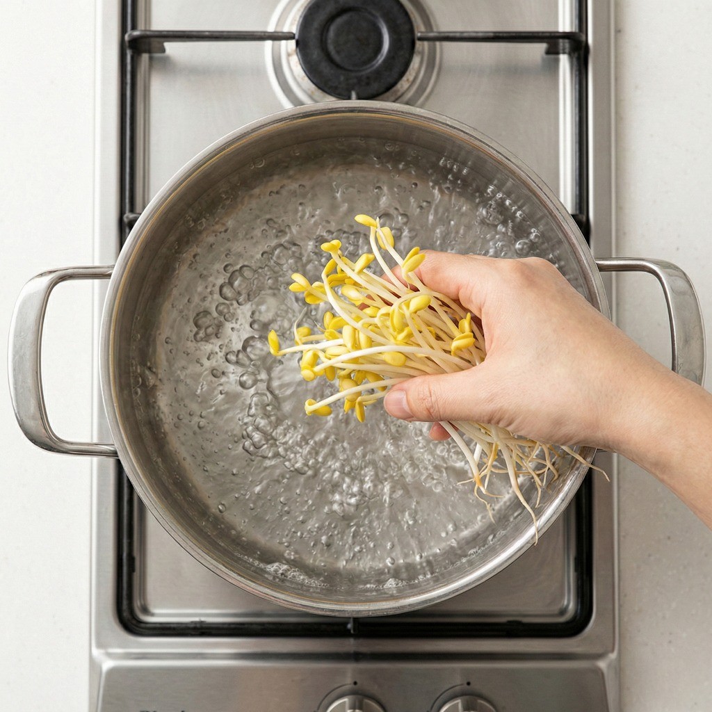 백종원 콩나물국 레시피 1단계 - 냄비에 끓는 물과 씻은 콩나물 넣기