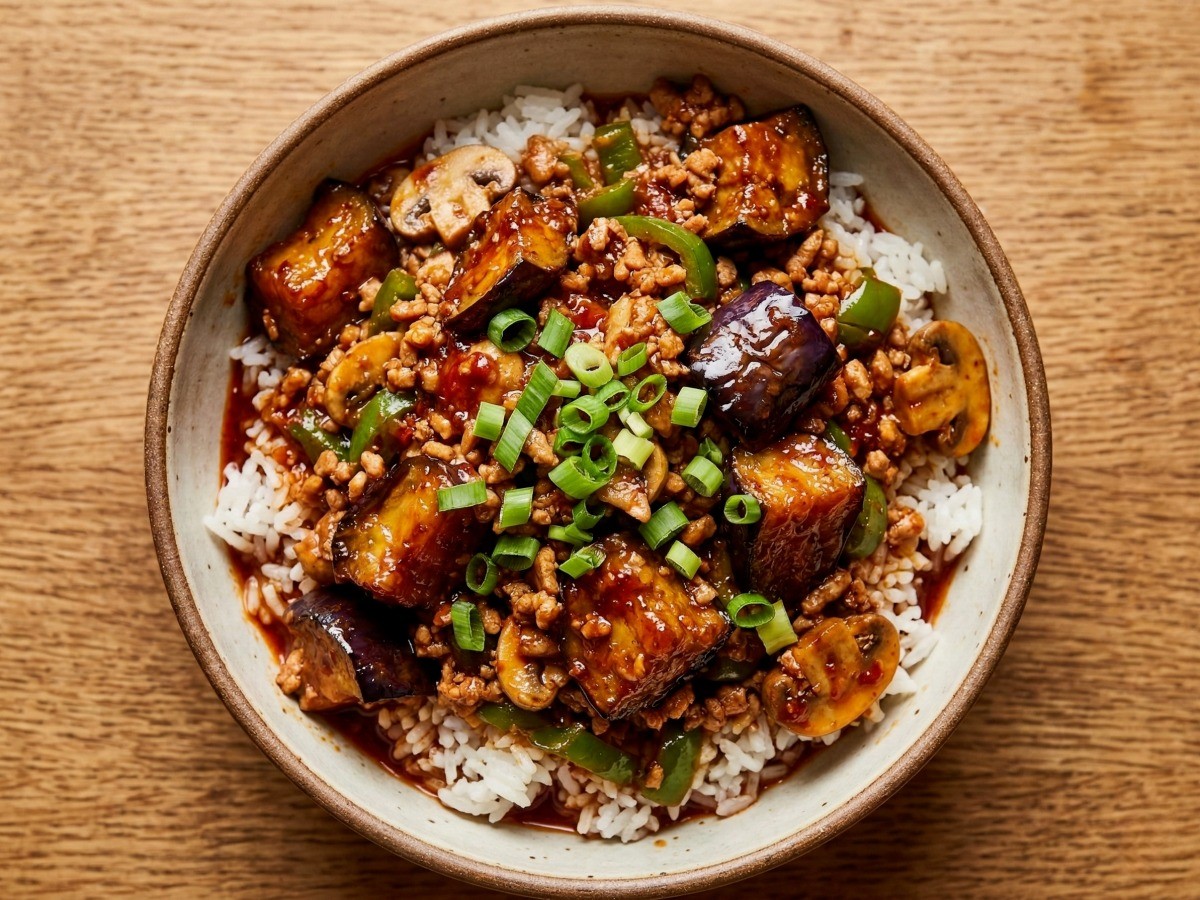 이연복 어향가지볶음 완성 덮밥 요리 - 매콤달콤한 중식 밥도둑 레시피