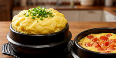 이연복 레시피로 만든 부풀어 오른 뚝배기 폭탄 계란찜과 토마토 계란찜 완성 비주얼