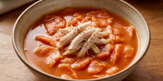 진하고 구수한 닭 육수와 쫄깃한 토마토 반죽이 어우러진 편스토랑 이경규 꼬꼬 토마토 수제비 완성 요리