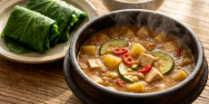 편스토랑 한다감 레시피로 만든 걸쭉한 강된장 스타일 호박잎 된장찌개 완성 모습