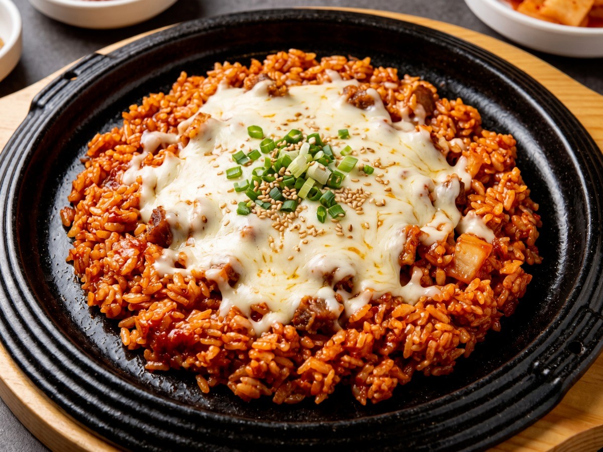 편스토랑 김재원 양밥 완성 철판 깍두기 볶음밥