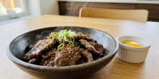 류수영 갈배불고기 완성 요리와 계란 노른자 세팅, 편스토랑 레시피