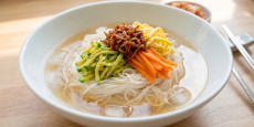 편스토랑 이찬원 냉잔치국수 얼음 동동 띄운 완성 요리