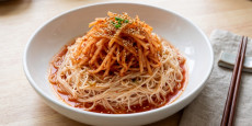 편스토랑 류수영 무생채 비빔면 매콤새콤 완성 요리
