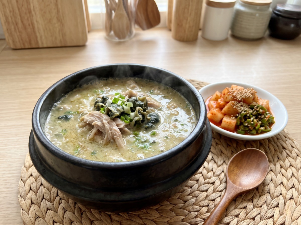 편스토랑 박수홍 보말 닭곰탕과 매콤한 땡초무장이 뚝배기에 담겨 완성된 모습
