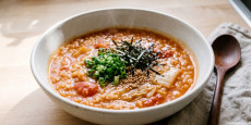 편스토랑 차예련 김치 토마토 해장죽 고추기름과 홀토마토가 어우러진 얼큰한 완성 요리