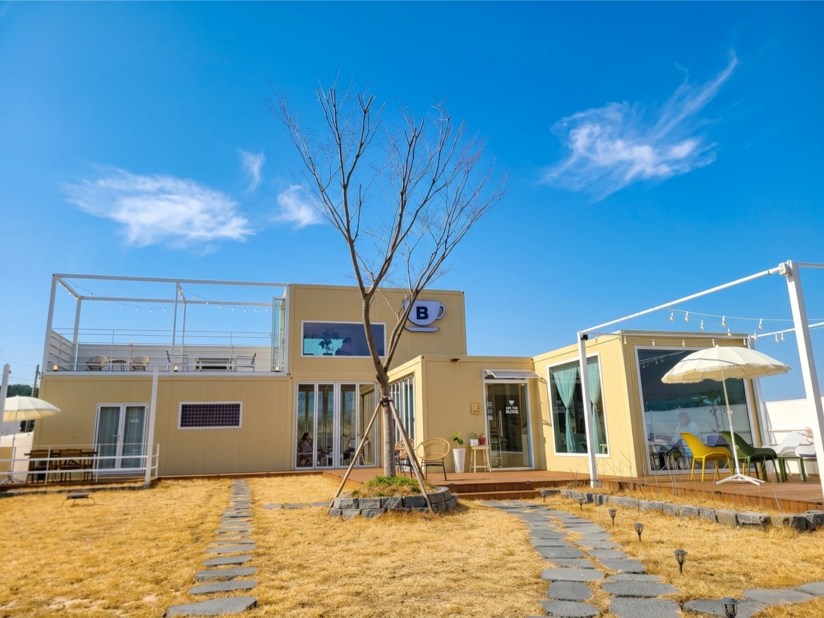 카페온더블럭 대표사진
